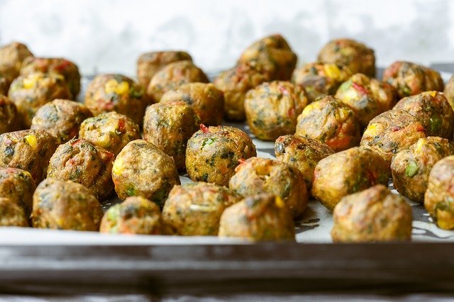 Vegetable Balls with Creamy Sauce