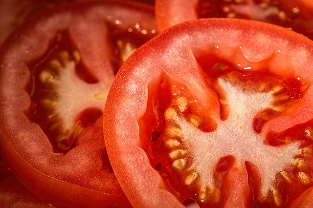  Ripe tomatoes