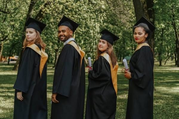 6 Best Degrees For Career That Help You Shape The World - Bizeebuzz